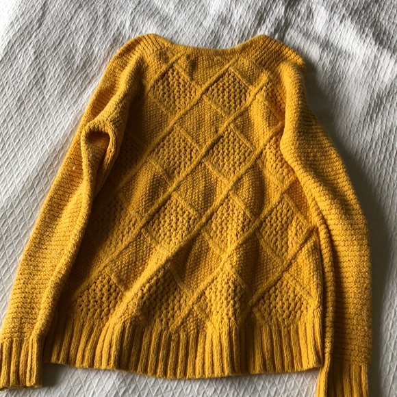 American Eagle Yellow Cable Knit Sweater - Picture 2 of 2